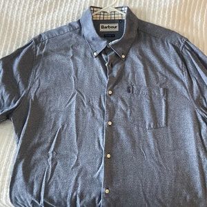 Barbour Tailored Fit button up shirt.